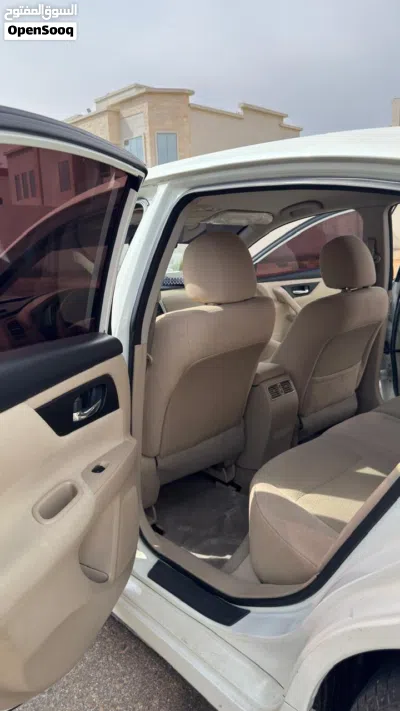 Nissan Altima S 4