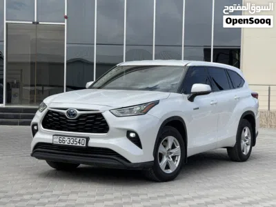 Toyota Highlander LE 2