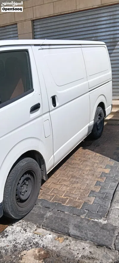 Used 2008 Toyota Minibus for Sale in Good Condition 3