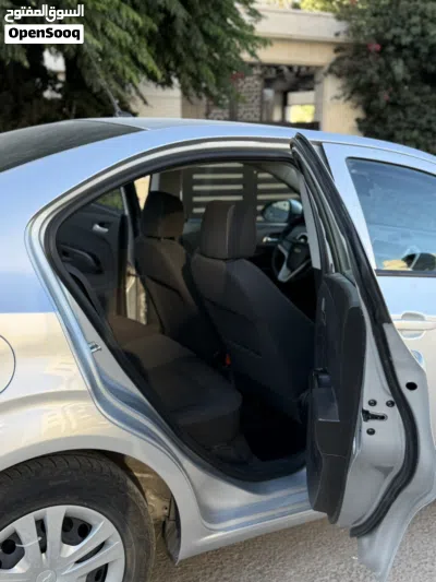 Chevrolet Aveo LT 4