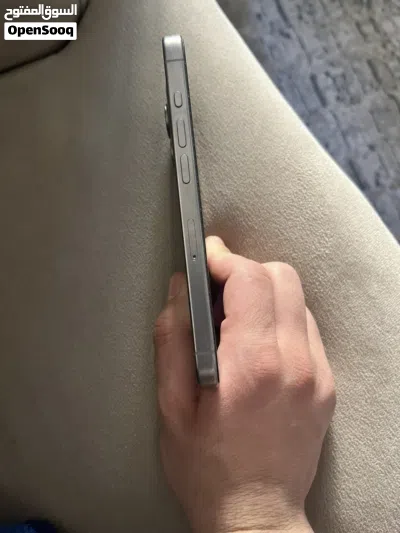 iPhone 15pro مستعمل بحالة الوكالة 4