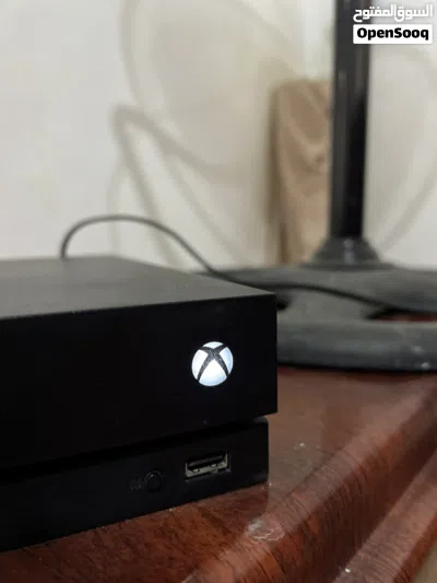 XBOX ONE X 3