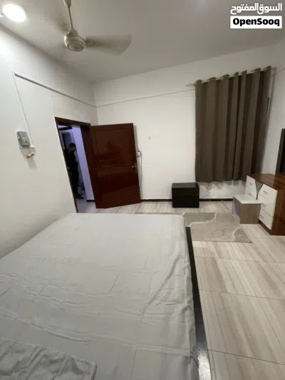 متاح غرفة وصالة اثاث جديد بالخوير One-bedroom apartment with new furniture available in Al Khuwair 2
