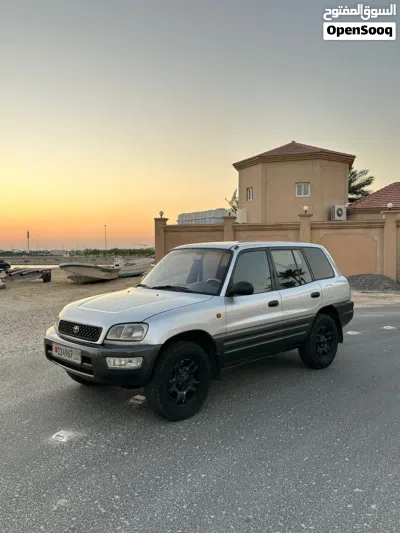 Toyota RAV 4 Standard 2
