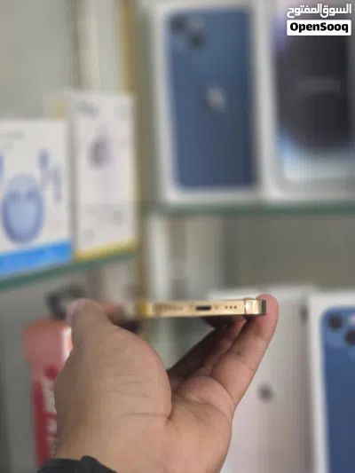 iPhone 13 pro 256gb الهاتف بحالة الوكالة بدون مشاكل مع ضمان و ملحقات لا يفوتك بأقل سعر و 4