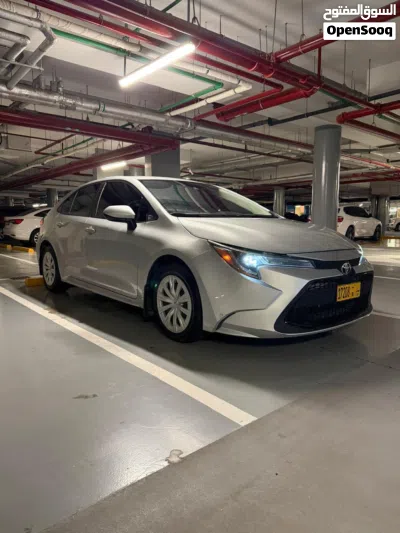 Toyota Corolla LE 2