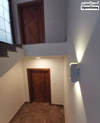 فيلا سكنية ممتازة في زناتة دورين وملحق نظام مفصول داخل المخطط روعه في التشطيب والحي سكني رائع 3