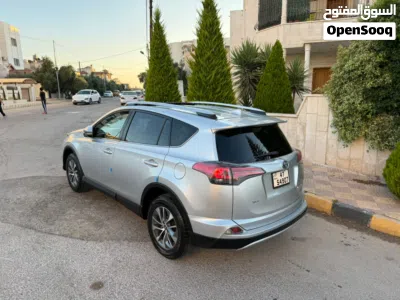 Toyota RAV 4 Limited 3