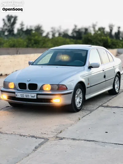BMW 5 Series 525 4