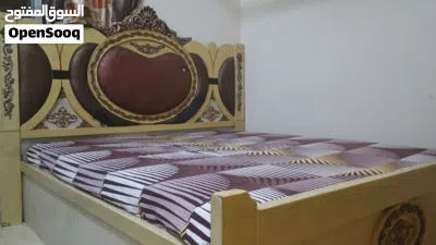 bedromm bed large sized bed 2