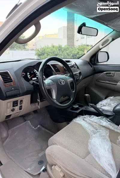 Toyota Fortuner SR5 4