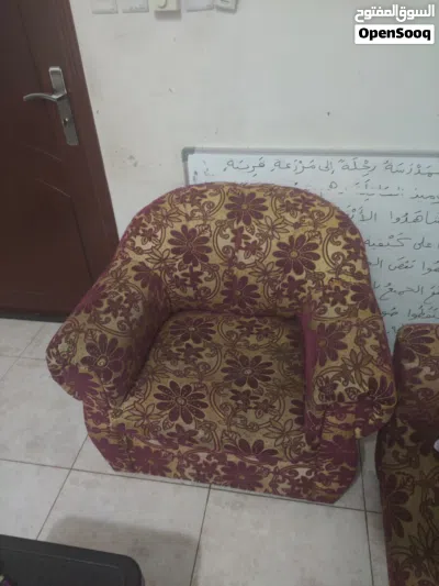 طقم كنب صغير للبيع 4