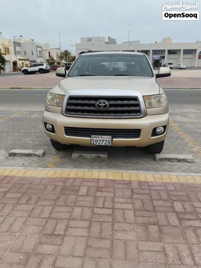 Toyota Sequoia SR 5 2