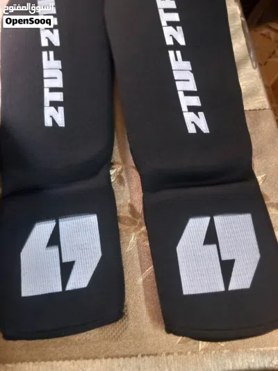 Boxing Gloves Leg pads 20dinar 2