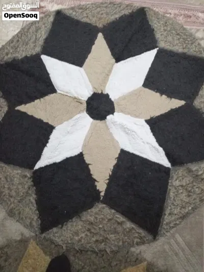 سجاد دائري وبره عاليه الاربعه كلهم للبيع 2