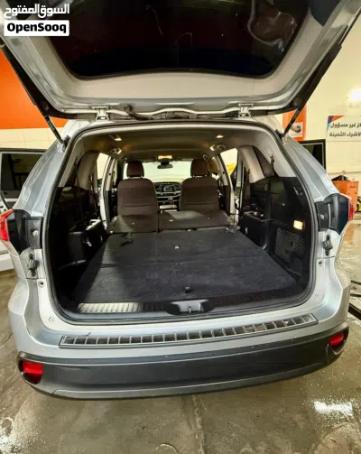 Toyota Highlander LE 4