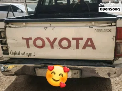 Toyota Hilux DLX 4