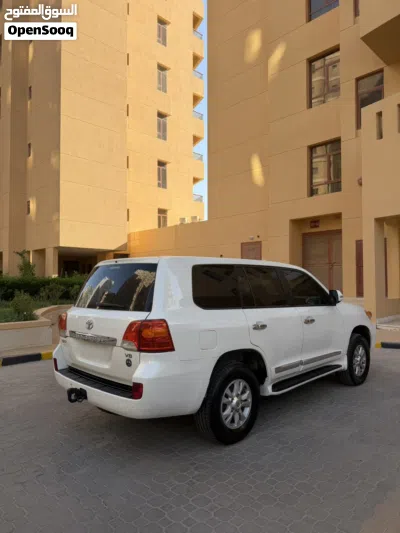Toyota Land Cruiser GXR 4
