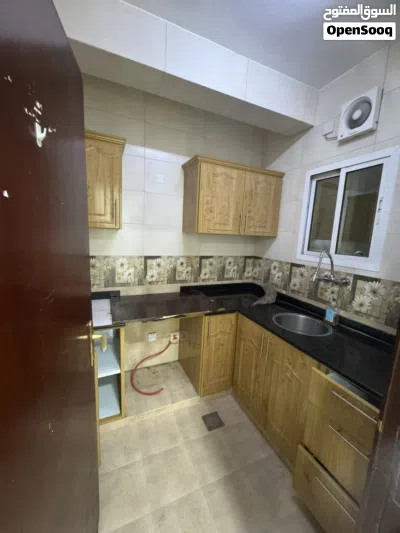 Spacious studio near Souq Al Khoud available for rent 3