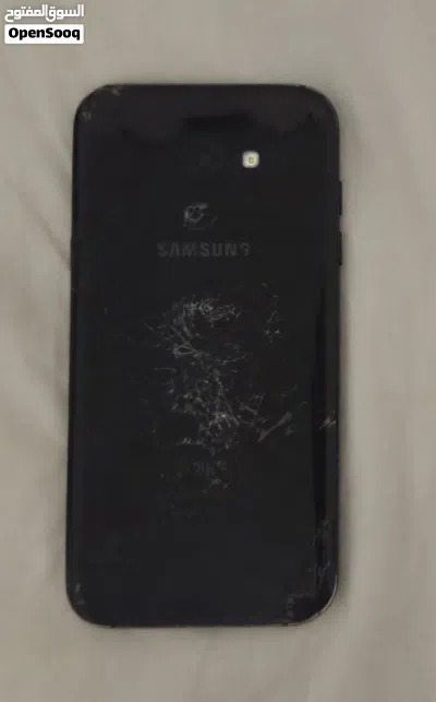 Galaxy A7 (2017) In good working condition 2