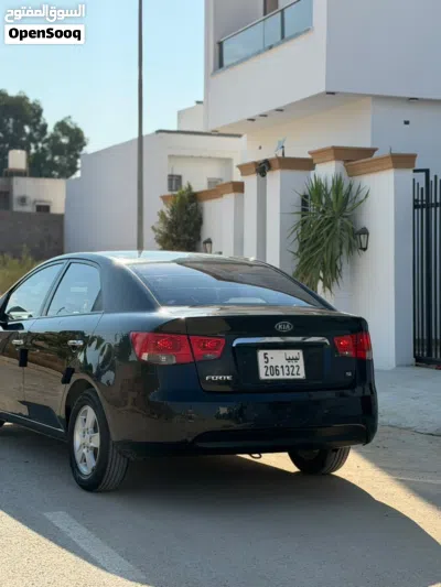 Kia Forte LXS 4