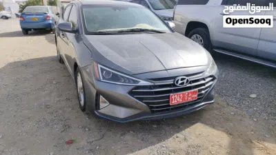 Hyundai Elantra SEL 2
