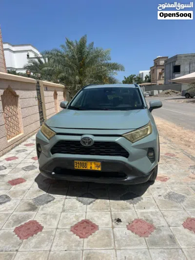 Toyota RAV 4 LE 2