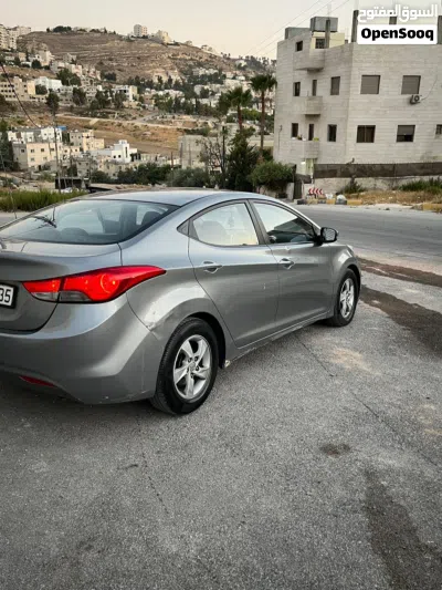 Hyundai Avante Standard 2