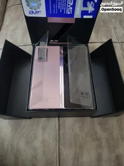 شاشه داخليه وشاشه خارجيه الرجاء قراءه الاعلان Samsung Z Fold 2 4