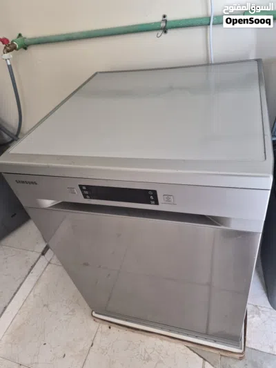it's a very good condition only couple time being news and it's with the warranty still 2