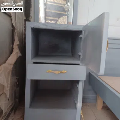 سرير وتسريحه للبيع 3