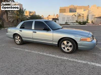 Ford Crown Victoria LX 3
