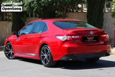 Toyota Camry GLE 3