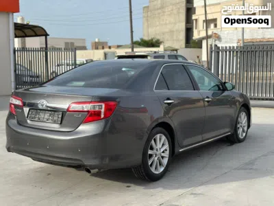 Toyota Camry XLE 4