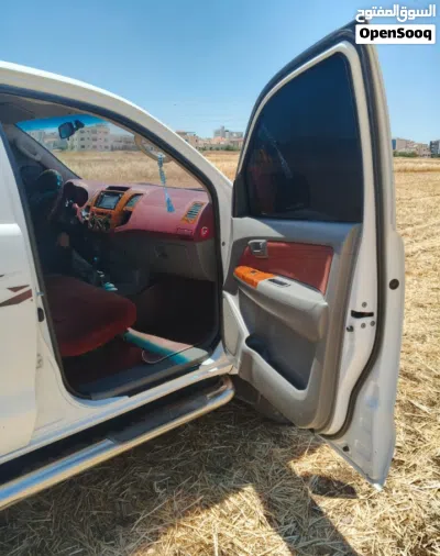 Toyota Hilux GLX 2