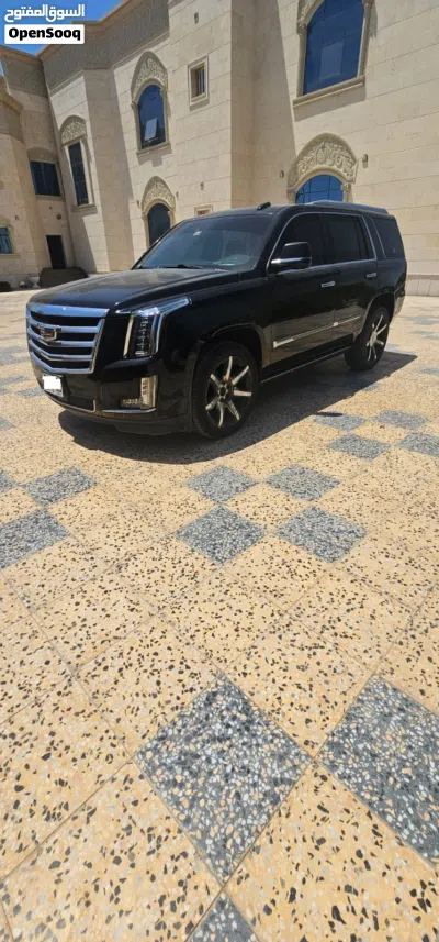 Cadillac Escalade Premium 3