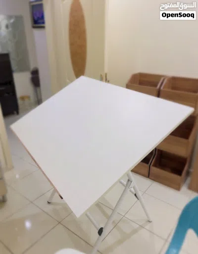 للبيع: طاولة رسم هندسي بحالة ممتازة 2