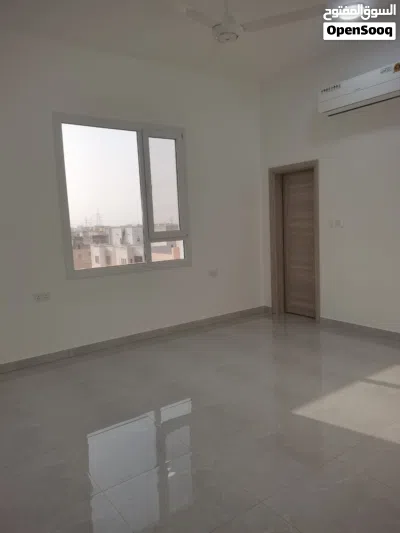 شقة جديدة مكيفة الطابق الأرضي المعبيلة الجنوبية حي التضامن جنب كلية طب الاسنان 3