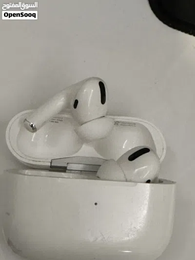 سماعات AirPods Pro (الجيل الأول) 2