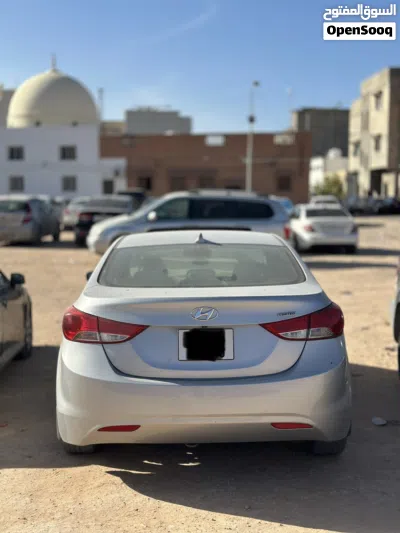 Hyundai Elantra Limited 3