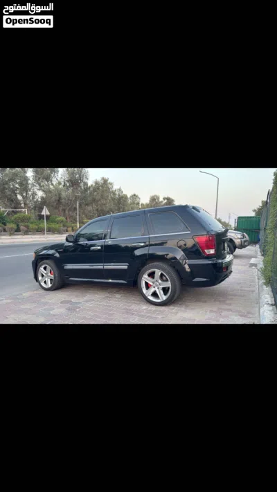 Jeep Grand Cherokee SRT 8 4