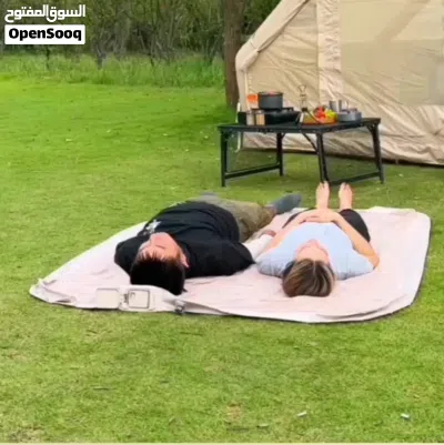 portable inflatable airbed features a built-in pump for quick and easy automatic inflation. 4