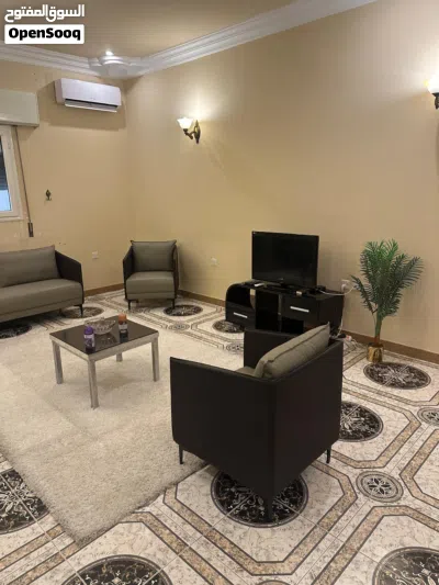 شقه مفروشه ايجار في شارع دبي ب 3000 دينار 2