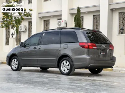 Toyota Sienna XLE 2