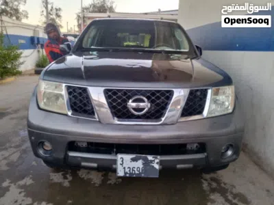 Nissan Pathfinder S 3