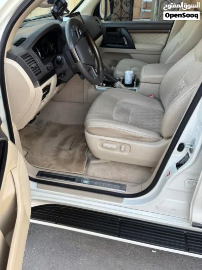 Toyota Land Cruiser GXR 4