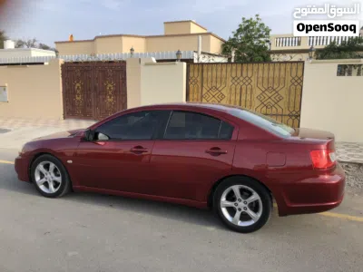 Mitsubishi Galant ES 4