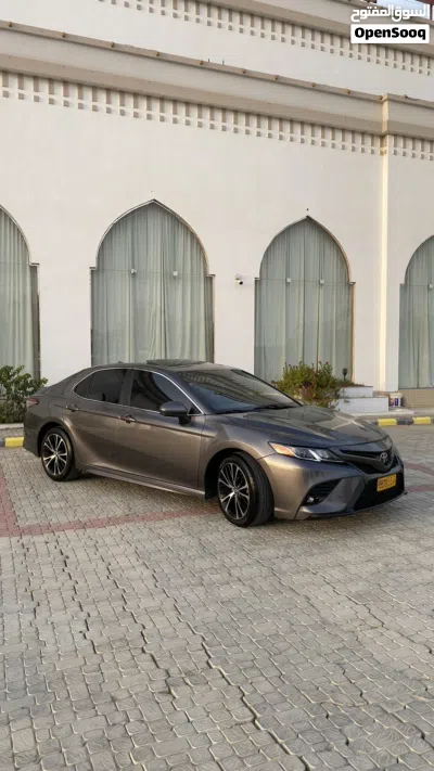 Toyota Camry SE 2