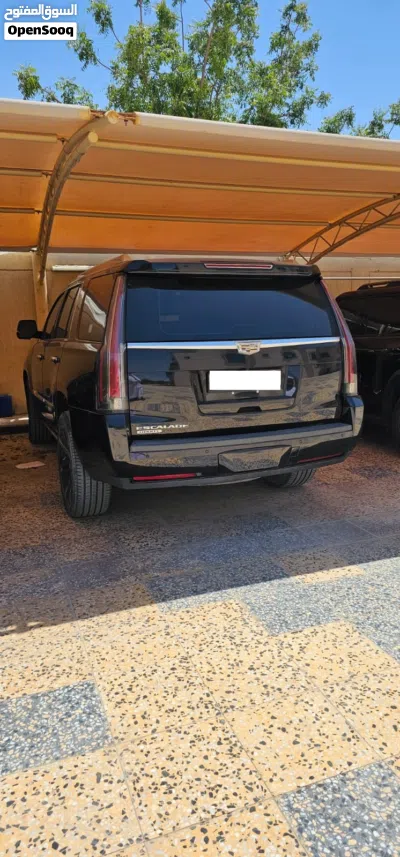 Cadillac Escalade Premium 4