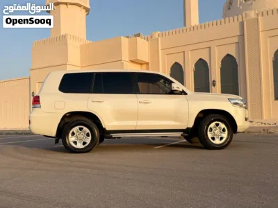 Toyota Land Cruiser VX 4